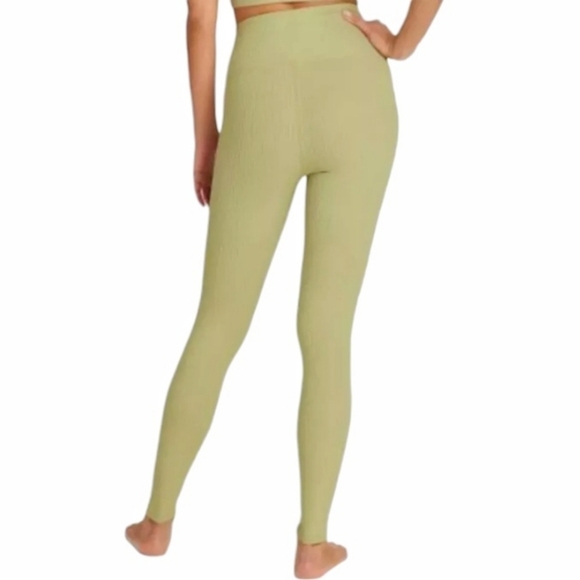 All in Motion - Ultra High Rise Ribbed Leggings - Picture 3 of 16